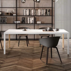 Hype Mettig Tabel With Wood Top